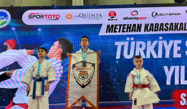 Nazilli'ye "altın" gurur: Eralp birincilikle döndü