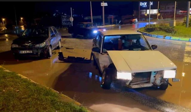Aydın'da korkutan kaza: İki araç çapıştı