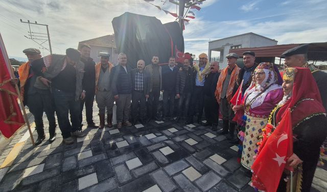 Germencik'te görkemli açılış: Turanlar Deve Heykeli açıldı