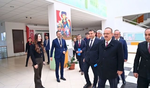 Vali Canbolat hem okulları gezdi; hem de projeleri yerinde inceledi