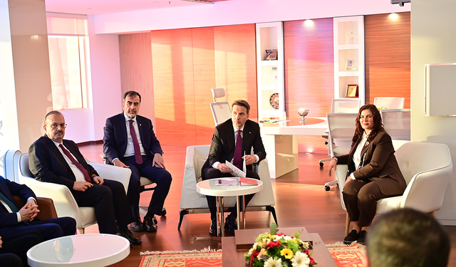 Bakan Bayraktar, Çerçioğlu'nu ziyaret etti