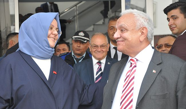 Aydınlı eski bakanlar, trafik kazası geçirdi