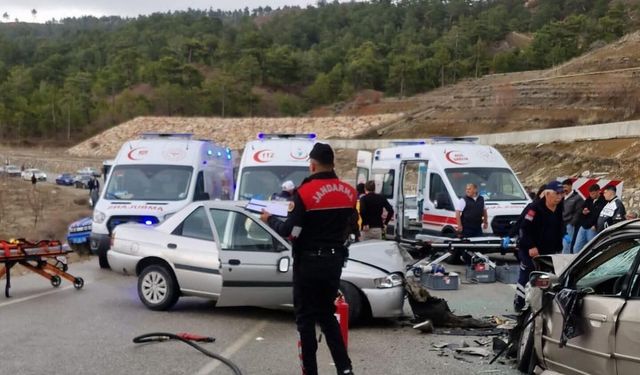 İki ayrı kazada 8 kişi yaralandı