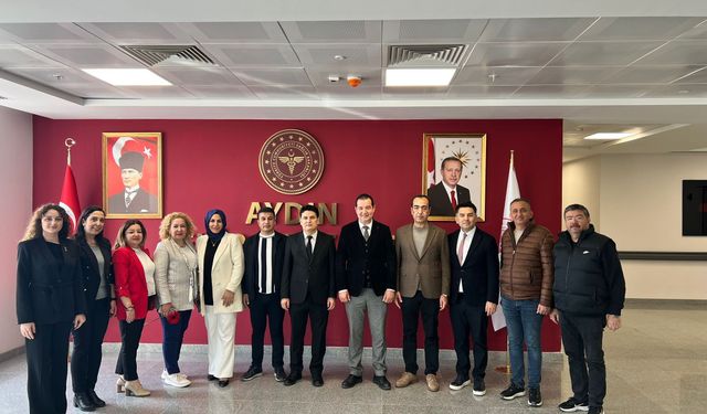 AK Parti Efeler’den sağlık personeline moral ziyareti