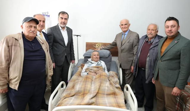 AK Parti’den eski başkana vefa ziyareti