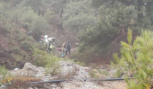 Araç şarampole uçtu: 1 kişi öldü, 4 kişi yaralandı