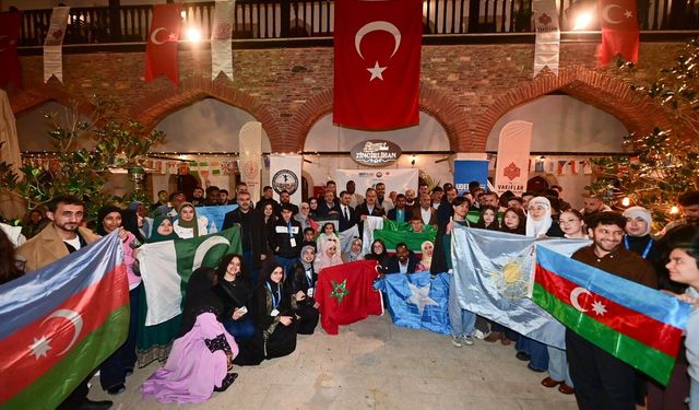 Aydın'da iftar sofrasında dünya kardeşliği