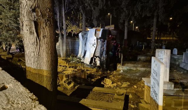 Aydın'da minibüs mezarlığa uçtu