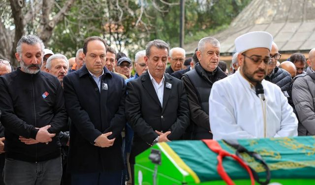 Aydınlı eğitim neferine kravatlı veda