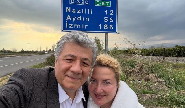 Balbay Nazilli tabelası önünde poz verdi: Eski vekil babaocağında