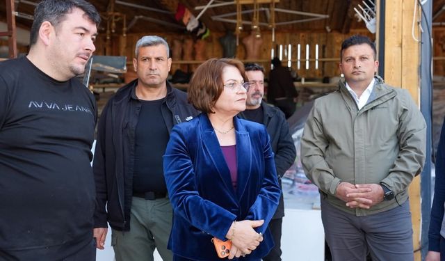 Başkan Gençay'dan yangında zarar gören esnafa ziyaret