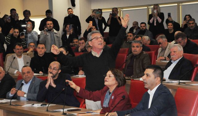 Başkan Tetik’ten Büyükşehir’e yatırım eleştirisi