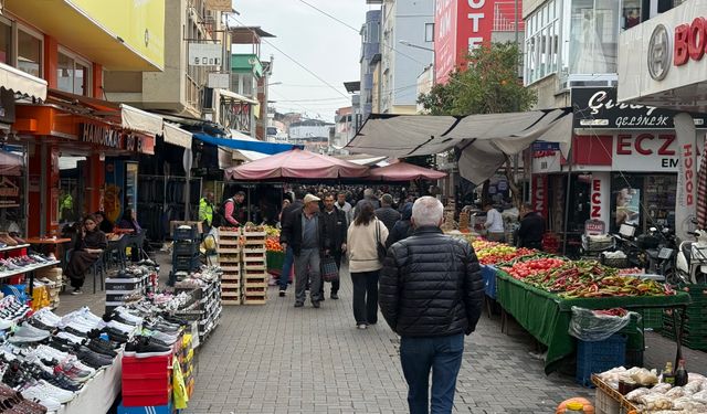 Bayramın bereketi Perşembe ile buluştu: Nazilli’de yüzler gülüyor