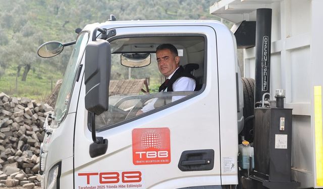 Türkiye Belediyeler Birliği’nden Koçarlı’ya hibe kamyonet: Başkan Arıcı, ilçe turu attı