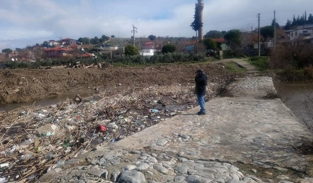 Büyük Menderes yükseldi, tarihi Taşköprü sular altında kayboldu
