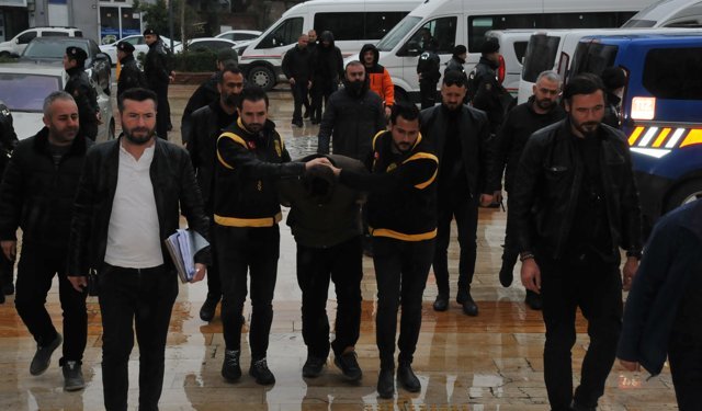 Aydın'da yaşlı çifti öldüren caniden şok savunma