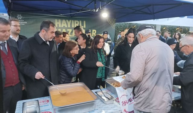 Çerçioğlu’ndan 10 bin kişilik dev iftar sofrası