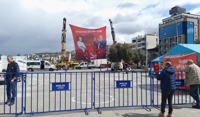 Kuşadası'nda büyük miting için geri sayım başladı