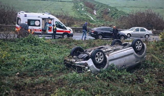 Aydın'da korkutan kaza: Yoldan çıkan araç ters döndü
