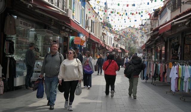 Kuşadası bayram yoğunluğuna kavuştu