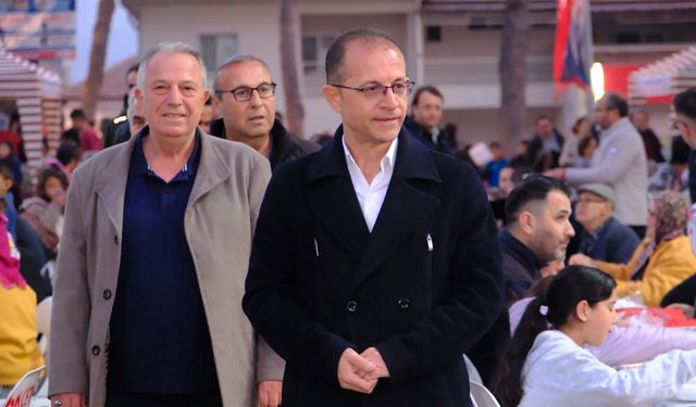 Kuyucak Belediyesi’nden geniş katılımlı iftar: Binlerce Kuyucaklı gönül sofrasında buluştu