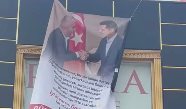Meclis üyesi Kürkçü'den 'Başkan Günel'e destek pankartı