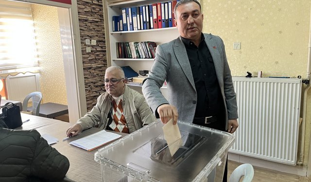 Nazilli Saadet Partisi’nde yeni dönem: Kırca bıraktı, Sağat başladı