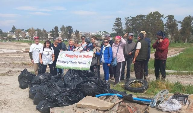 Didim'de onlarda olmasa plajlar nasıl temiz kalacak!