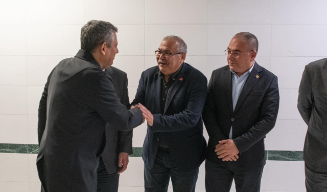 Özgür Özel Kuşadası'nda