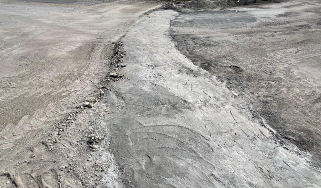 Karacasu'daki sorunlu yol bir günde düzeltildi