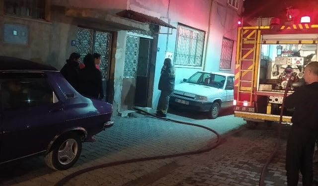 Aydın'da gece yarısı mutfak yangını paniğe neden oldu
