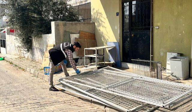 Nazilli’de talihsiz kaza: Yolda yürürken başına demir isabet etti, ağır yaralandı