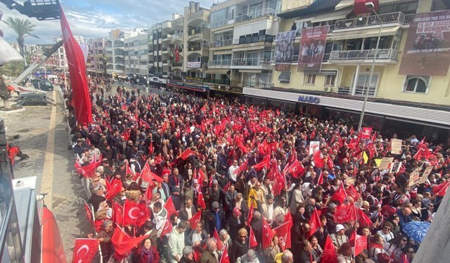 Kuşadası Özgür Özel’i bekliyor