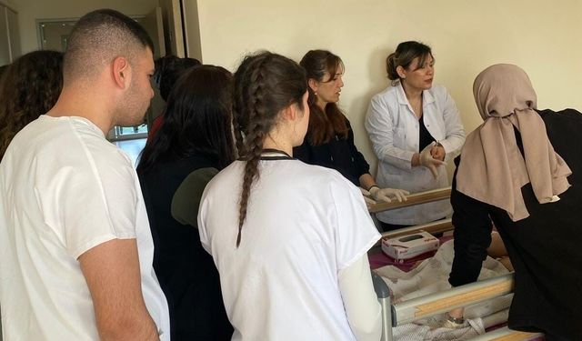 "Yara Bakımı Eğitimi" uygulamalı olarak yapıldı