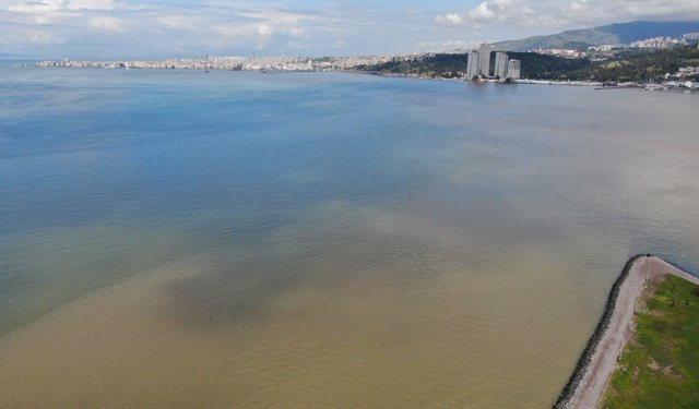 Sağanak sonrası rengi değişti