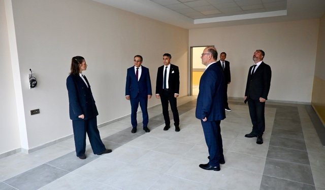 Hayırsever katkısıyla yapılan okulda son durum değerlendirildi