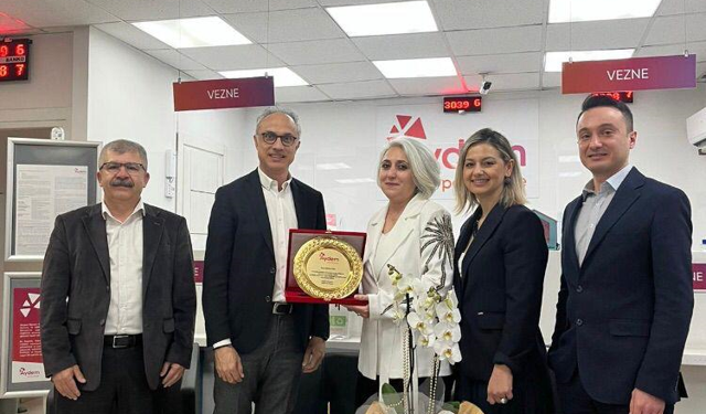 AYDEM'de 20 yıllık emeğe duygusal veda