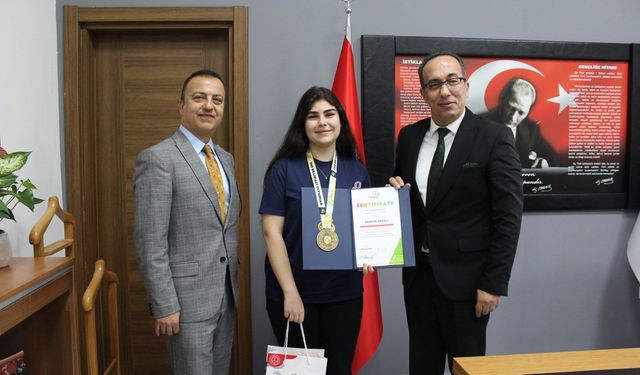 Aydınlı Rengin’den uluslararası matematikte altın başarı