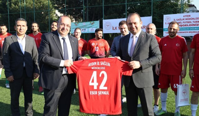 Aydın'da sağlık personeli bu kez sahada ter döküyor