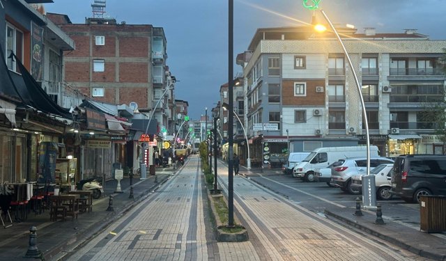 Germencik Sevgi Yolu’nda orta refüj krizi