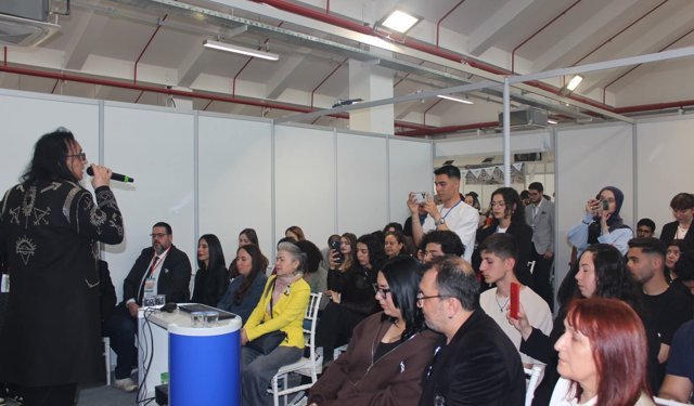 Gökhan Kırdar, memleketi Aydın’da gençlerle buluştu.