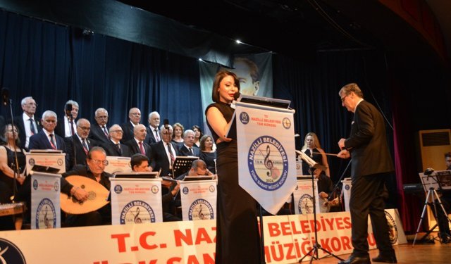 Gönül bahçesinde umut ve hüzün buluştu: Konser salondakiler büyüledi