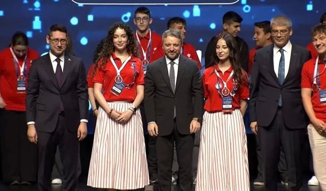 Hasan Fatma Önal'lı öğrencilerden 'TÜBİTAK Türkiye' zaferi