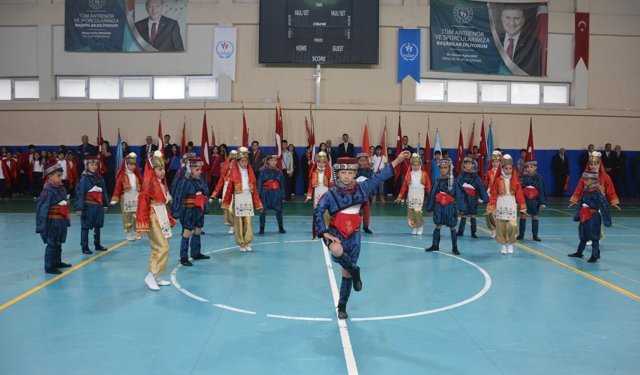 İncirliova, 23 Nisan’ı coşkuyla kutladı