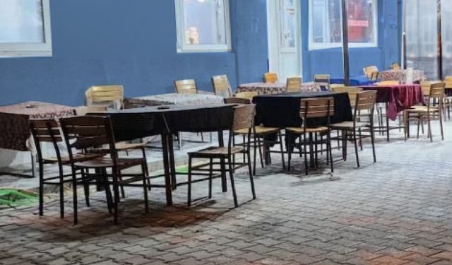 İncirliova’da yol ve kaldırımlar, kahvehane oldu