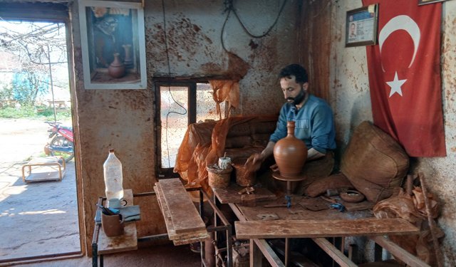 Karacasu’da üretilen dev hayır küpleri teknolojiye direniyor