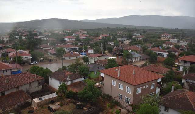 Karacasu'nun kaderine terk edilen köyü: Masa ve sandalye bile yok!