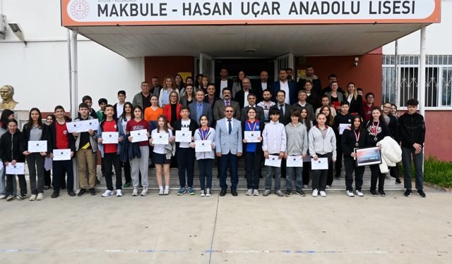Kuşadalı öğrencilerden DMD hastası Mert'e anlamlı bağış