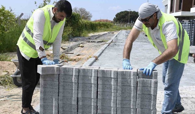 Kuşadası Belediyesi’nden Davutlar Mahallesi’ne kesintisiz hizmet