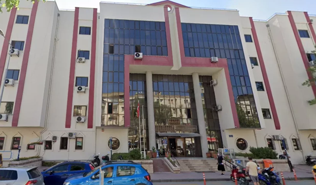 Kuşadası'nda yıkım var